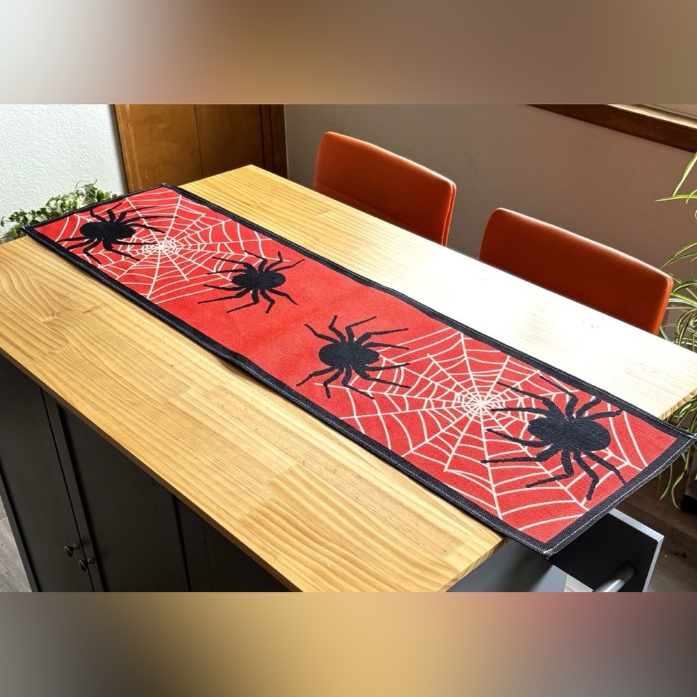 48"L Vibrant Creepy Crawly Black Spiders Halloween Linen Dining Table Runner New